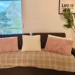 شقة Modern With Balcony Near Scs *