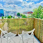 Modern With Balcony Near Scs شقة *