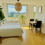 شقة Modern With Balcony Near Scs نيودورف