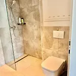 شقة Modern With Balcony Near Scs *