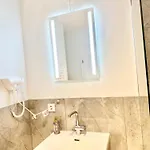 Modern With Balcony Near Scs * نيودورف