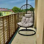Modern With Balcony Near Scs * نيودورف