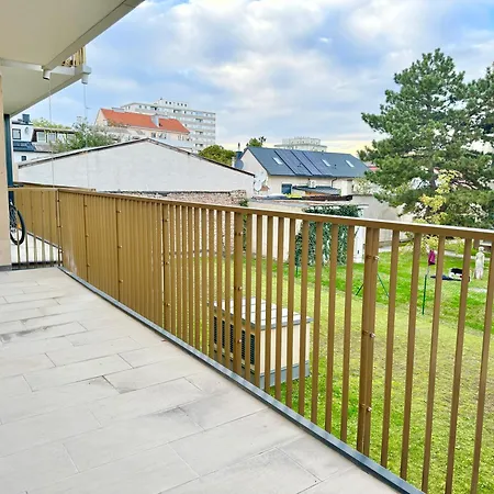 Modern With Balcony Near Scs Apartman