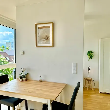 Modern With Balcony Near Scs Apartman