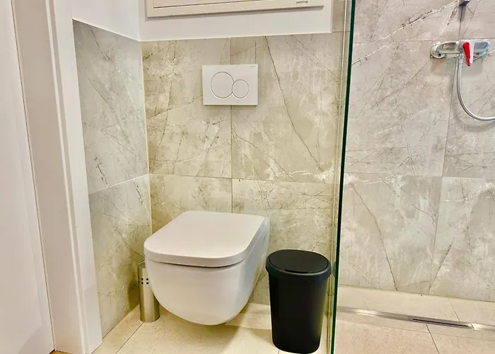 Modern With Balcony Near Scs Apartman *