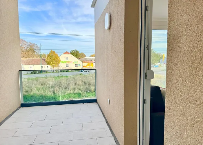 Modern With Balcony Near Scs