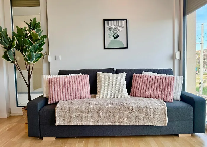 דירה Modern With Balcony Near Scs וינר ניודורף