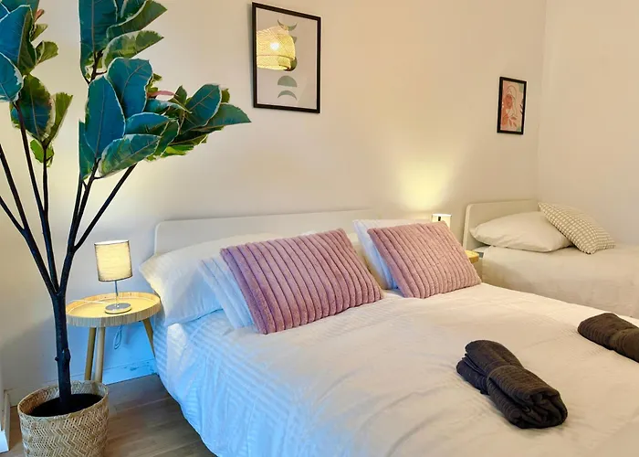 Modern With Balcony Near Scs * וינר ניודורף