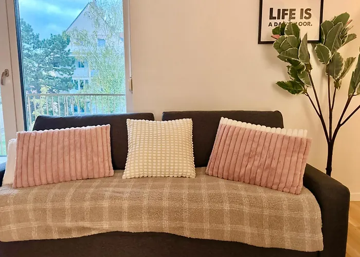 דירה Modern With Balcony Near Scs *