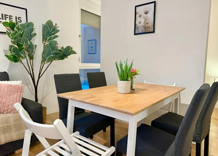 Modern With Balcony Near Scs * וינר ניודורף