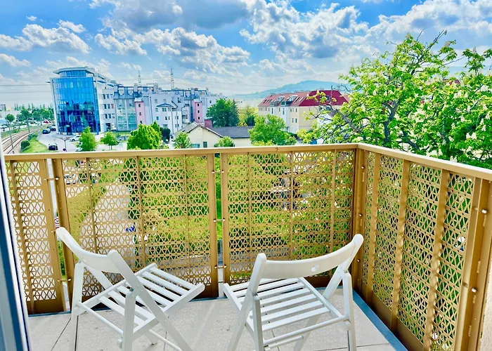 Modern With Balcony Near Scs Apartman *