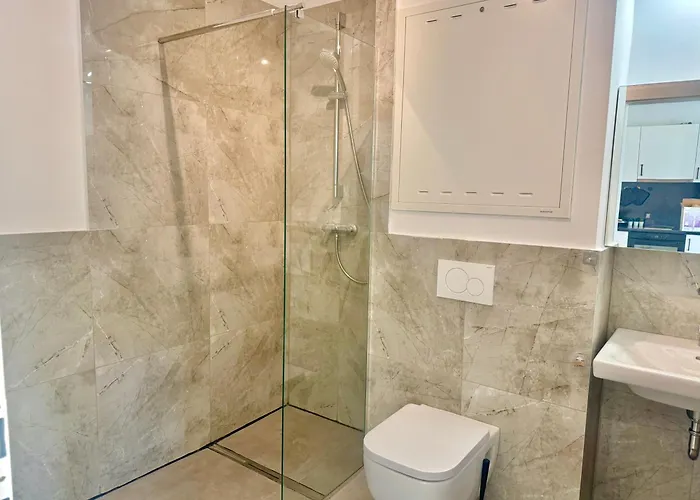 דירה Modern With Balcony Near Scs *